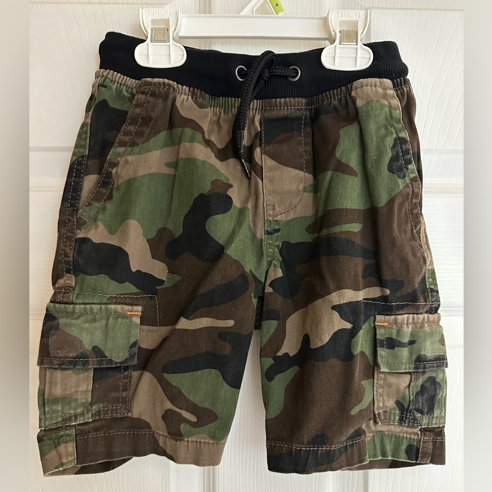 FOUR pairs Wonder Nation S (6-7) boys cargo shorts